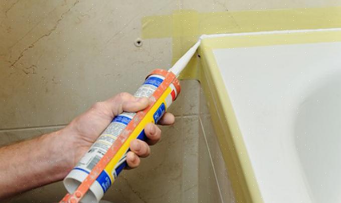 Caulk klæber bedst til en ren overflade