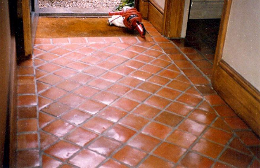 Terracotta fliser er et naturligt materiale med farvevariationer
