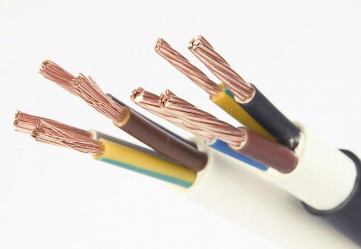 BX-kabel er jordforbundet via dets metalbeskyttelse eller intern grøn plastbelagt jordledning