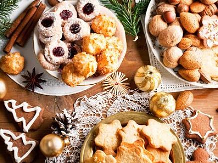 Der skal bages før de prøver på en cookie
