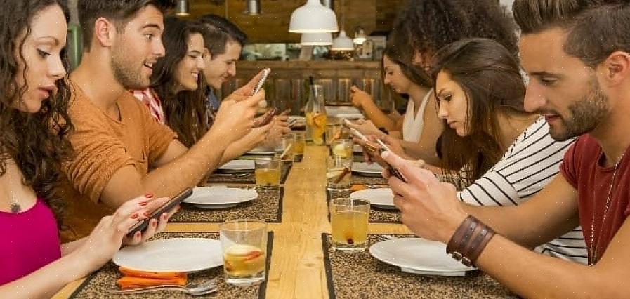 Begynder at chatte eller sende en sms