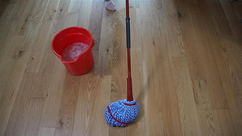 Når du mopper polyuretan trægulve