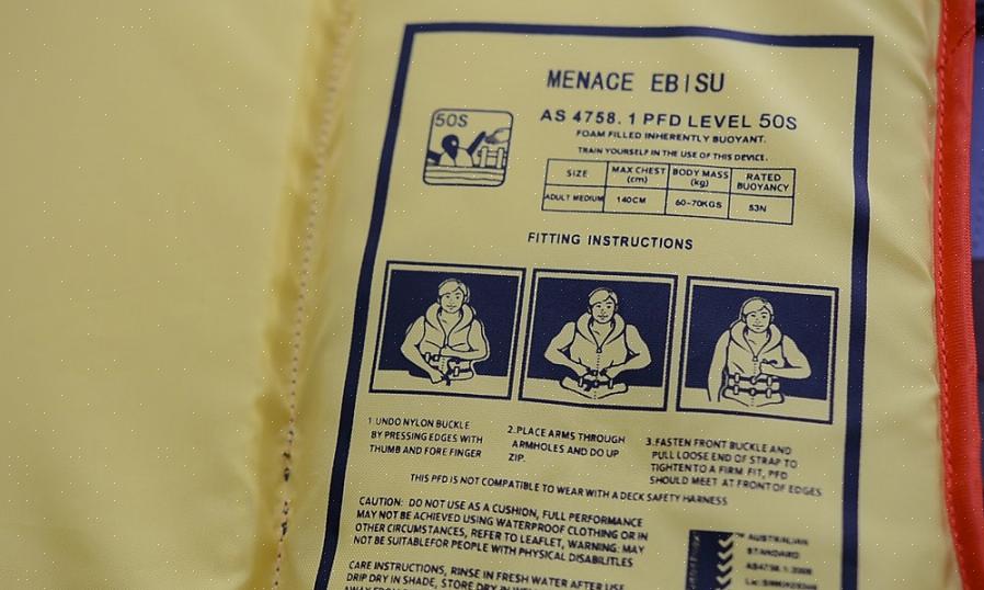 Sådan rengøres redningsveste grundigt