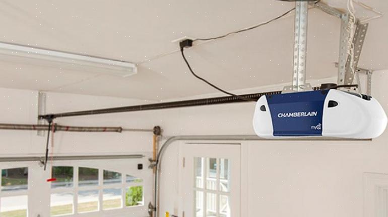 Du kan finde alle de tilgængelige Craftsman garageportåbnere på Sears websted