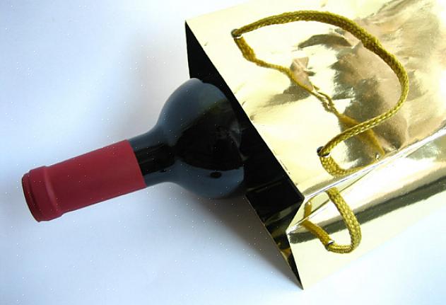 Nogle vinfremstillingsvirksomheder anbefaler at give en dessertvin til 1