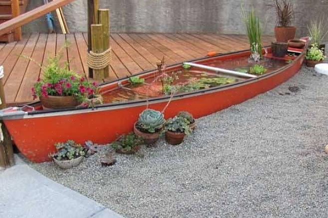 Det er praktisk for ejere af bådcontainere at bruge ressourcerne ved hånden til at fodre deres planter