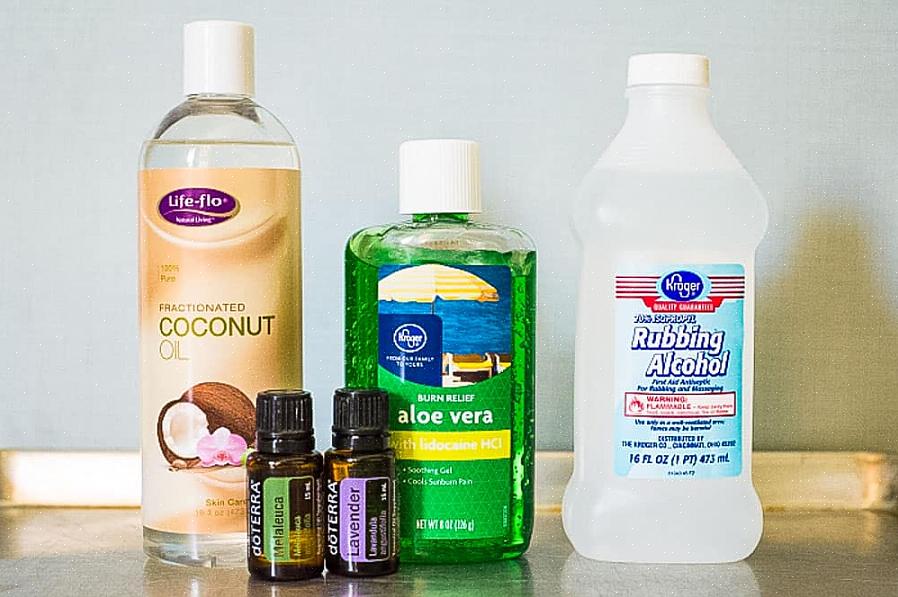 Følg en håndrensemiddel (eller håndvask) med en god lotion for at holde huden i topform