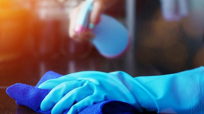 Der er tilbage på en overflade i rustfrit stål