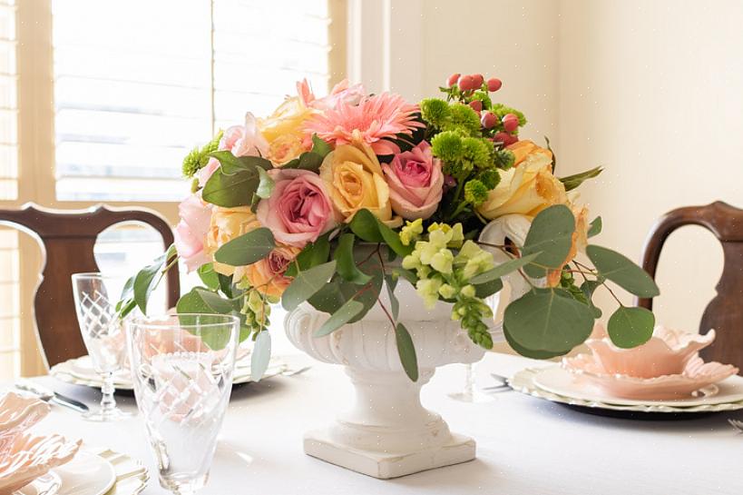 Men variation skaber spænding i et blomsterarrangement