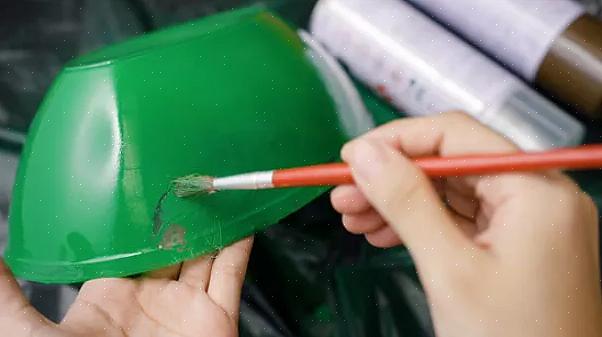 Efter at have ladet plastmaterialet tørre i mindst et par timer