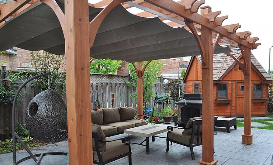 En pergola er en udendørs struktur bestående af søjler
