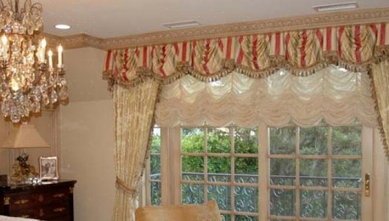 Swags er gode til et glamourøst sommerhus eller soveværelse i landlig stil på grund af den rene