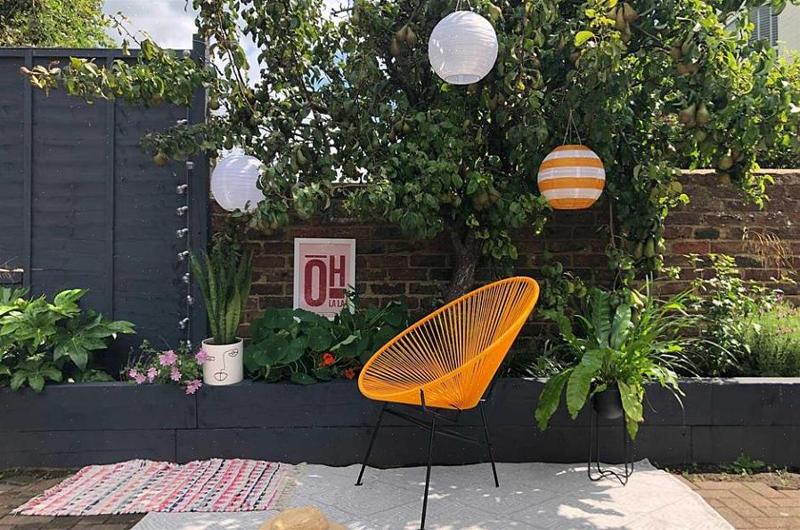 For en veldesignet lille rumhave skal du overveje ting som at indramme