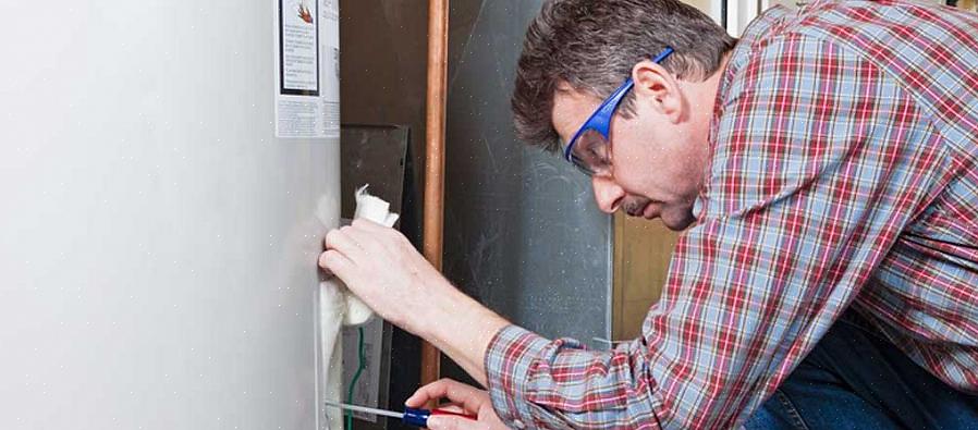 I en elektrisk vandvarmer er bundvarmeelementet arbejdshesten