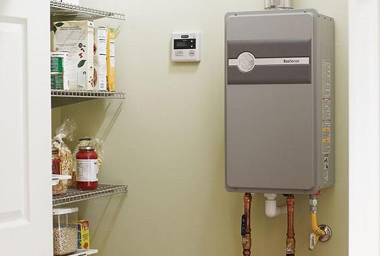 Forskellen mellem temperaturen på det varme vand