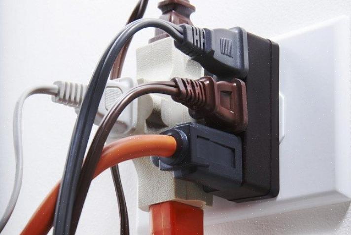 For et 15-amp kredsløb er målet for sikker belastning 1440 watt